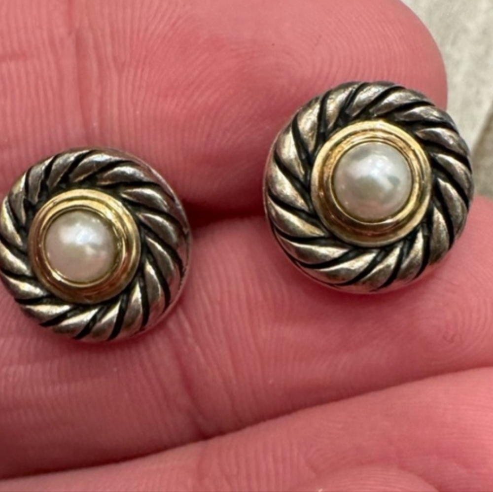 SALE!! Authentic David Yurman. Silver and Gold Pearl Stud Earrings
